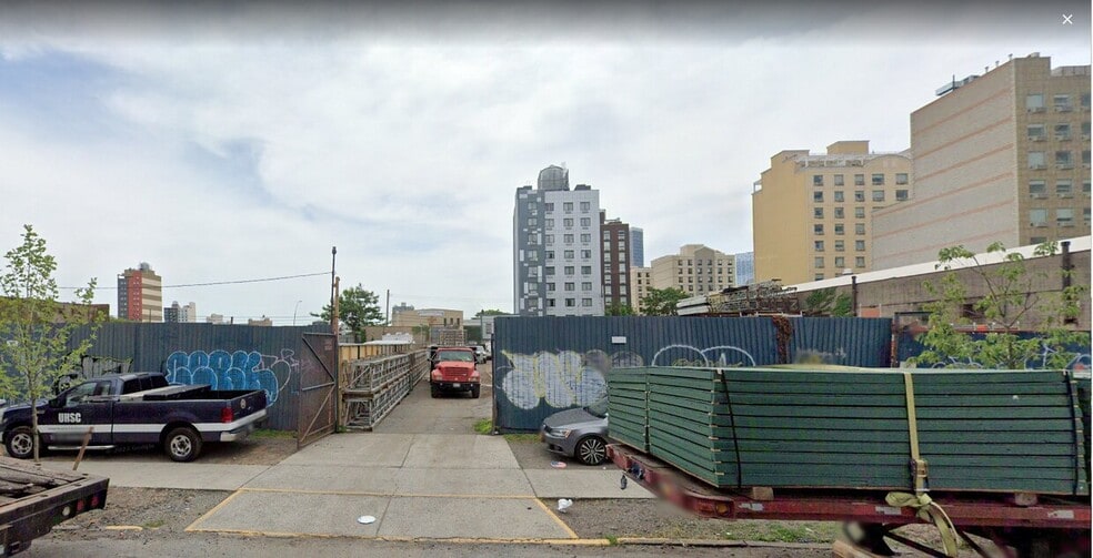 38-42 12th St, Long Island City, NY for lease - Building Photo - Image 3 of 6