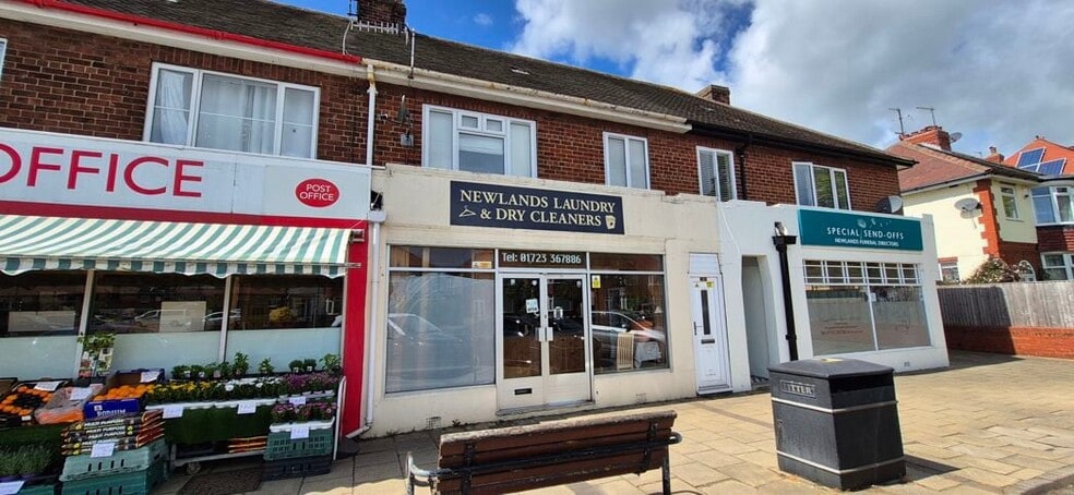 36-54 Newlands Park Dr, Scarborough for sale - Building Photo - Image 1 of 4