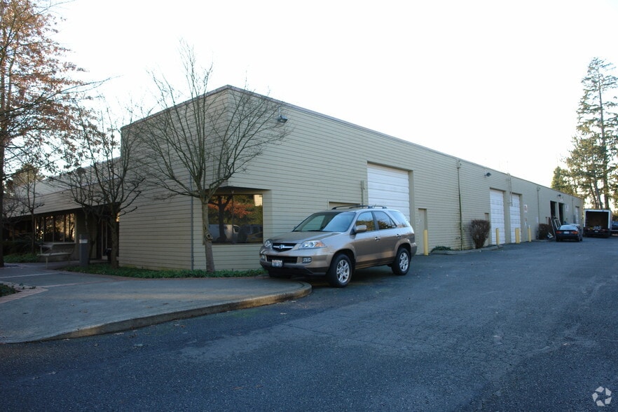 909 SE Everett Mall Way, Everett, WA for sale - Building Photo - Image 2 of 3
