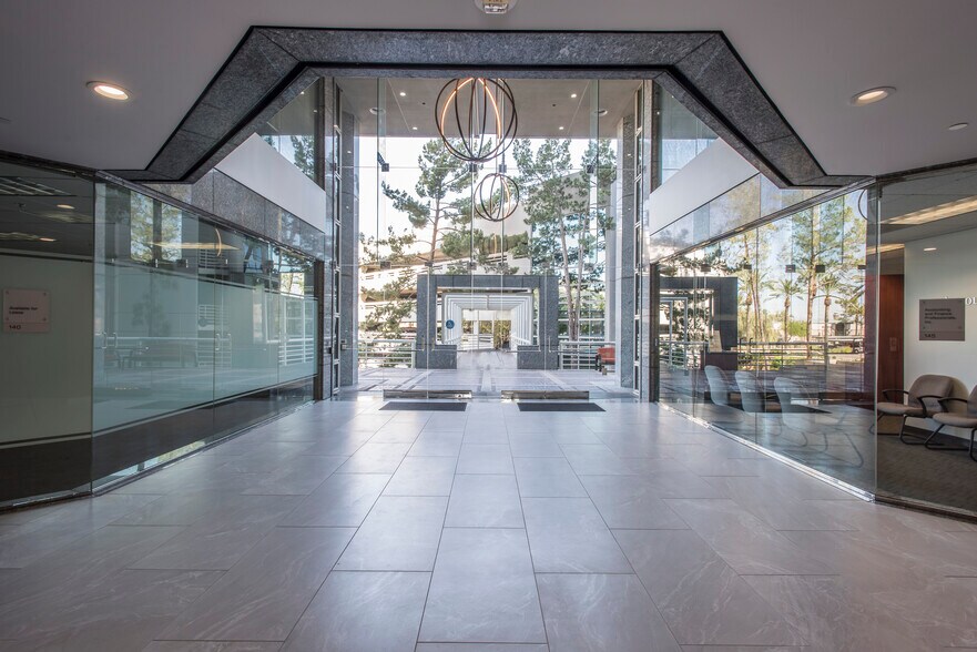 426 N 44th St, Phoenix, AZ à louer - Photo intérieure - Image 3 de 11