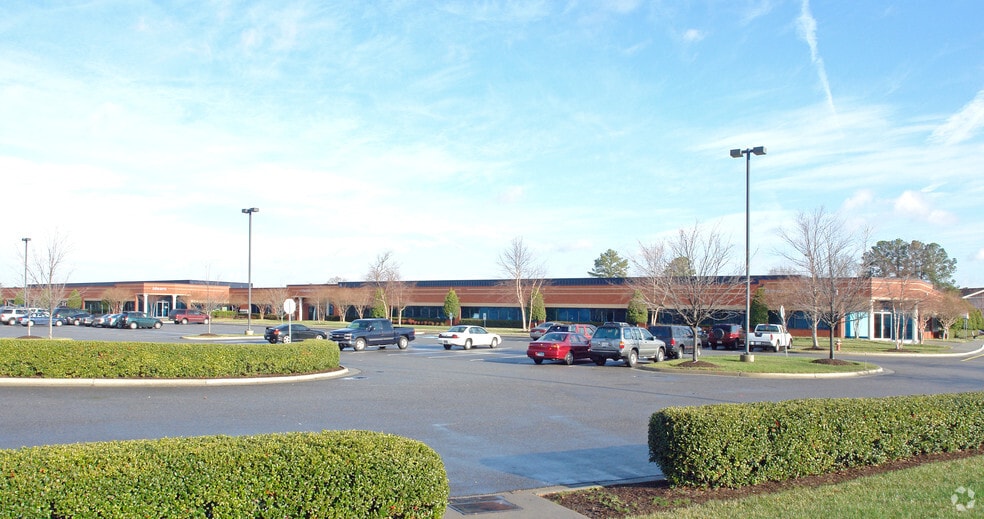 700 Independence Pky, Chesapeake, VA for lease - Building Photo - Image 2 of 13