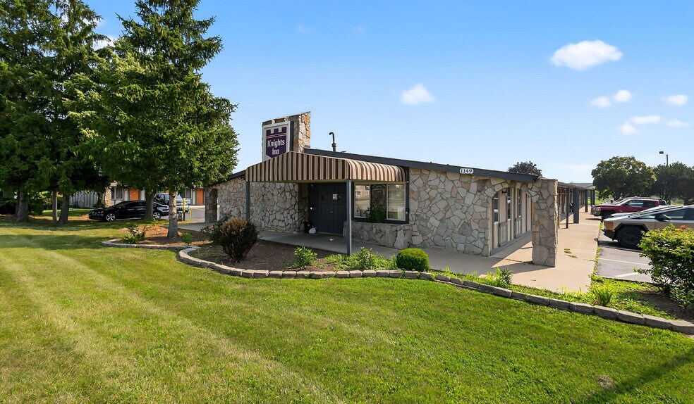 1149 Oakes Rd, Racine, WI à vendre - Photo du bâtiment - Image 2 de 14