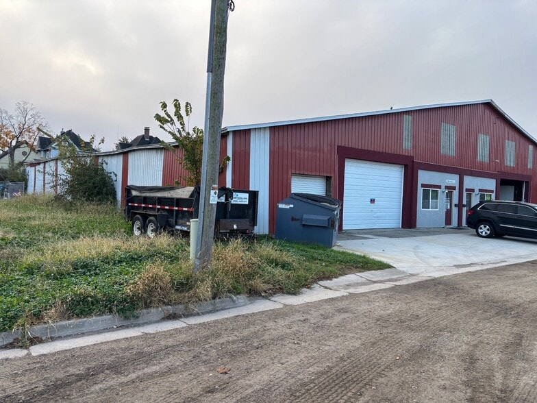 300 N Dickason Blvd, Columbus, WI for lease - Building Photo - Image 3 of 8