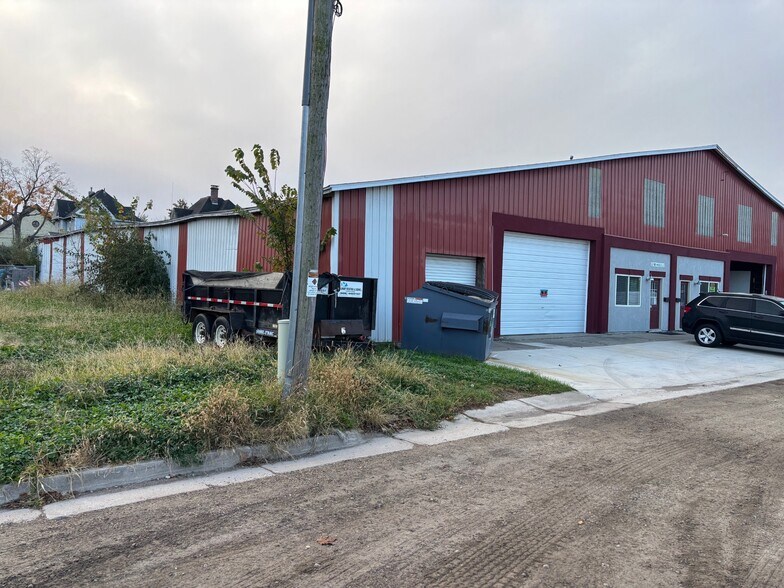 300 N Dickason Blvd, Columbus, WI à louer - Photo du bâtiment - Image 3 de 8