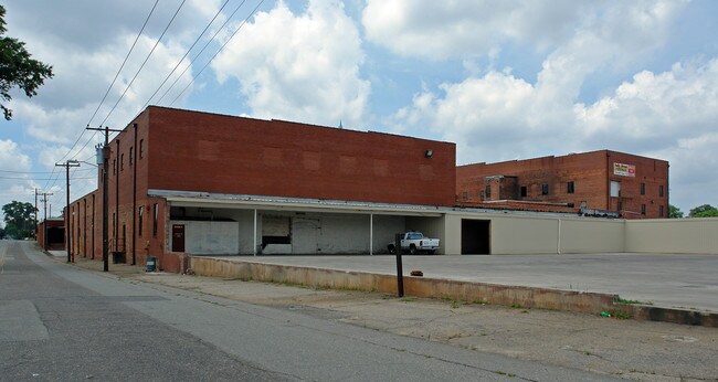 Plus de détails pour 105 E Holly St, Goldsboro, NC - Industriel à vendre