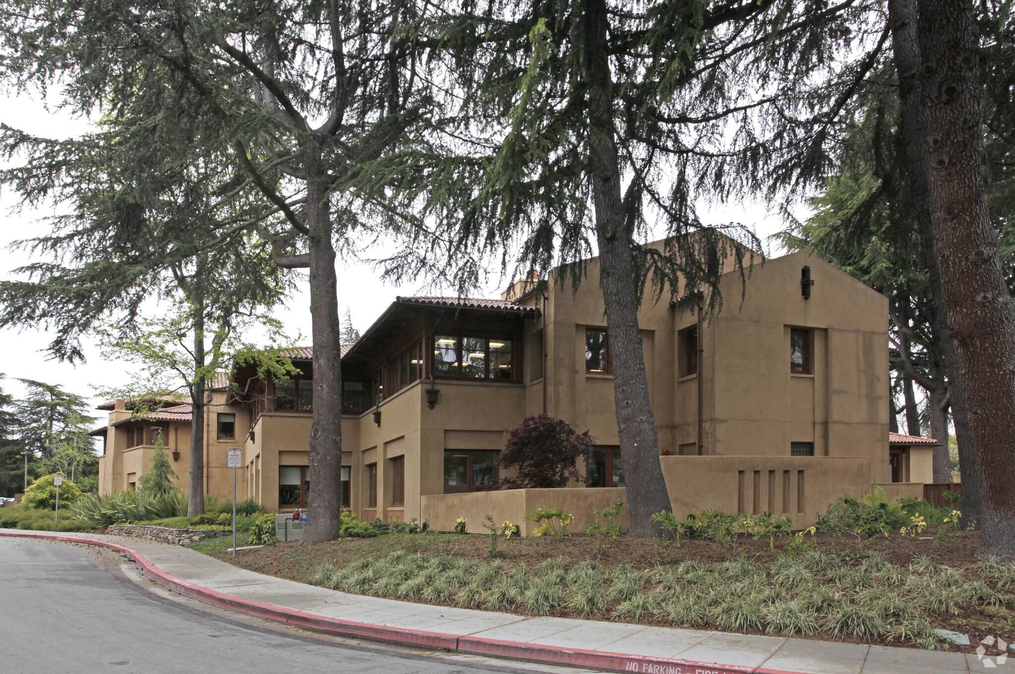 64 Willow Pl, Menlo Park, CA à louer Photo du bâtiment- Image 1 de 5