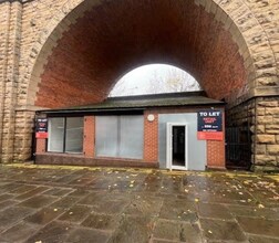 Queen St, Mansfield à louer Photo du bâtiment- Image 1 de 2