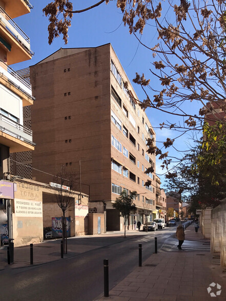 Calle Ingeniero Mariño, 46, Guadalajara, Guadalajara à louer - Photo du bâtiment - Image 2 de 2