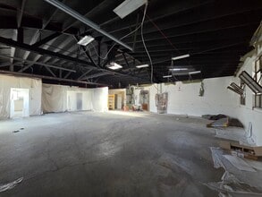 3018 Carmel St, Los Angeles, CA for lease Interior Photo- Image 1 of 40