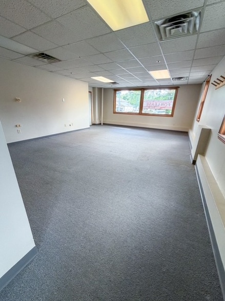 241 Main St, Townsend, MA for lease - Building Photo - Image 2 of 14