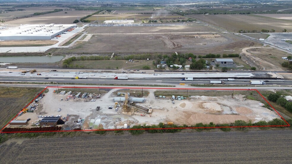 10833 E Interstate 10, Marion, TX à louer - Photo du bâtiment - Image 1 de 5