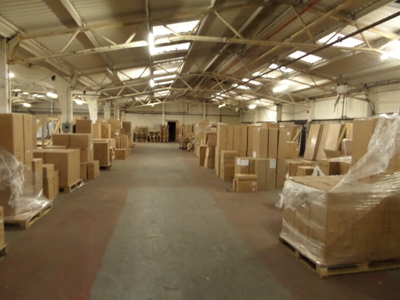 Main Ave, Bridgend for lease - Building Photo - Image 2 of 5