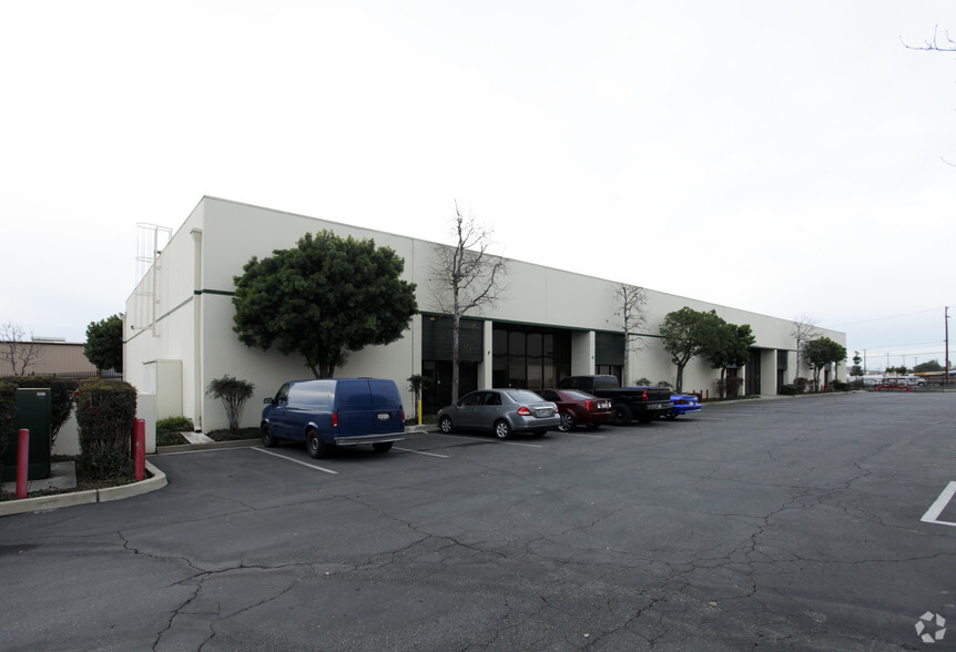 150 S Reservoir St, Pomona, CA for lease - Building Photo - Image 2 of 32