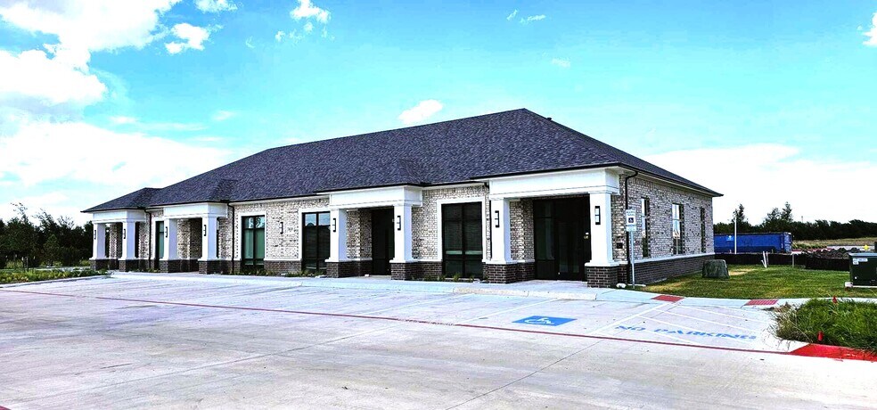 1630 W Prosper Trl, Prosper, TX à louer - Photo du bâtiment - Image 3 de 27