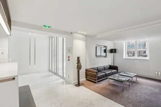 48 Rue La Pérouse, Paris for lease Interior Photo- Image 2 of 12