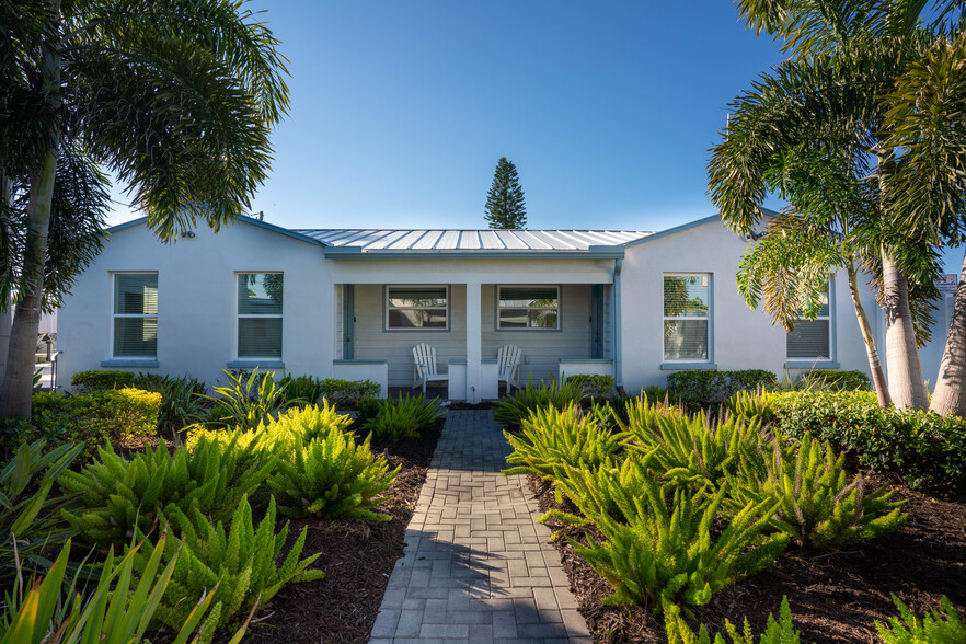 12315 Gulf Blvd, Treasure Island, FL for sale - Primary Photo - Image 1 of 44