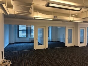 555 W 8th Ave, New York, NY for lease Interior Photo- Image 2 of 6