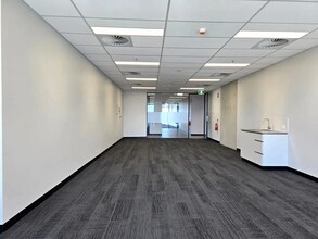 87 Overton Rd, Williams Landing for lease Interior Photo- Image 2 of 2