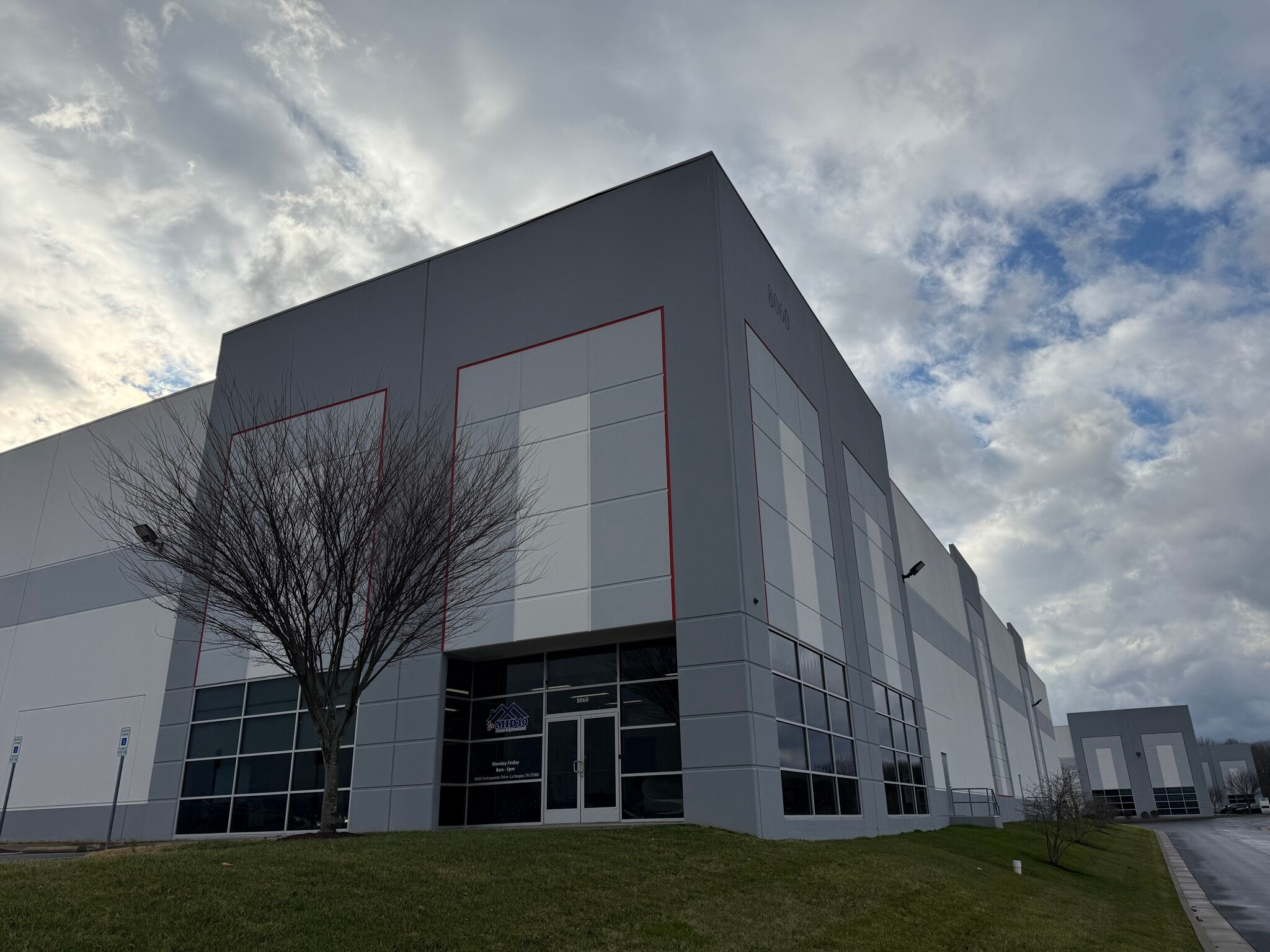 8000-8060 Centre Pointe Way, La Vergne, TN à louer Photo du bâtiment- Image 1 de 10