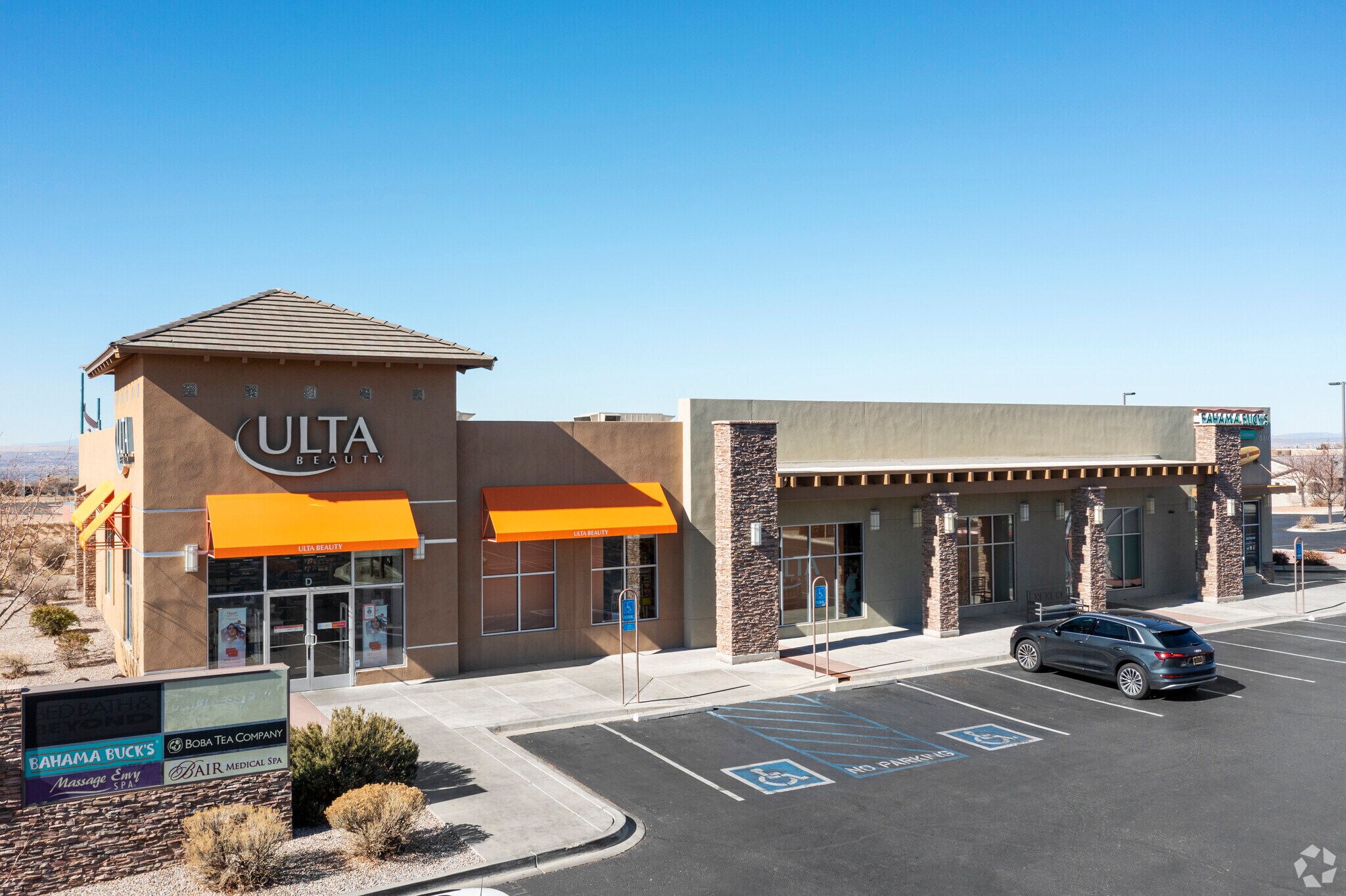 8850 Holly St NE, Albuquerque, NM à louer Photo du bâtiment- Image 1 de 43