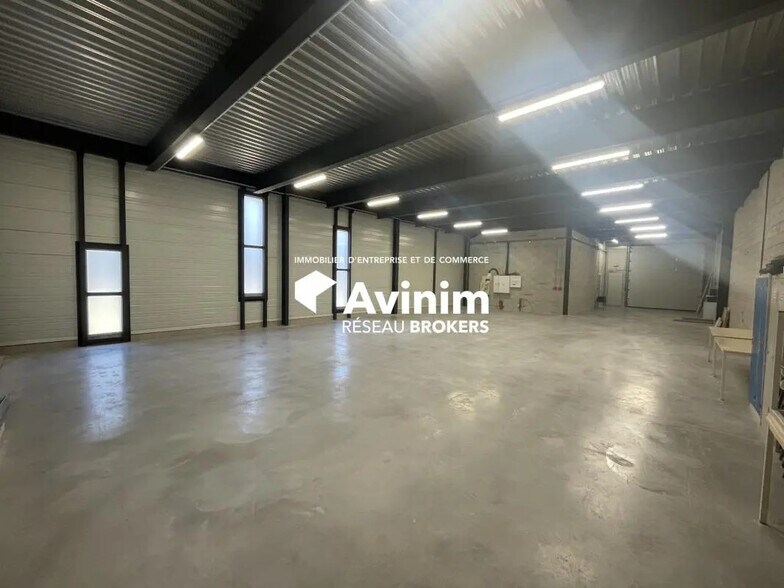Industrial in Rousset for sale - Interior Photo - Image 3 of 8