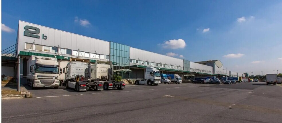 Garonor, Aulnay-sous-Bois for lease - Building Photo - Image 1 of 3