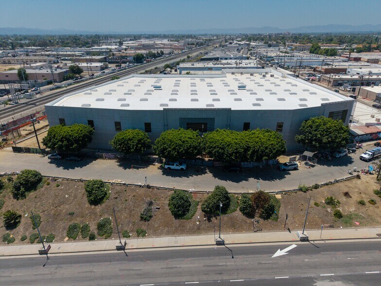 7815 Van Nuys Blvd, Panorama City, CA for lease - Construction Photo - Image 3 of 7