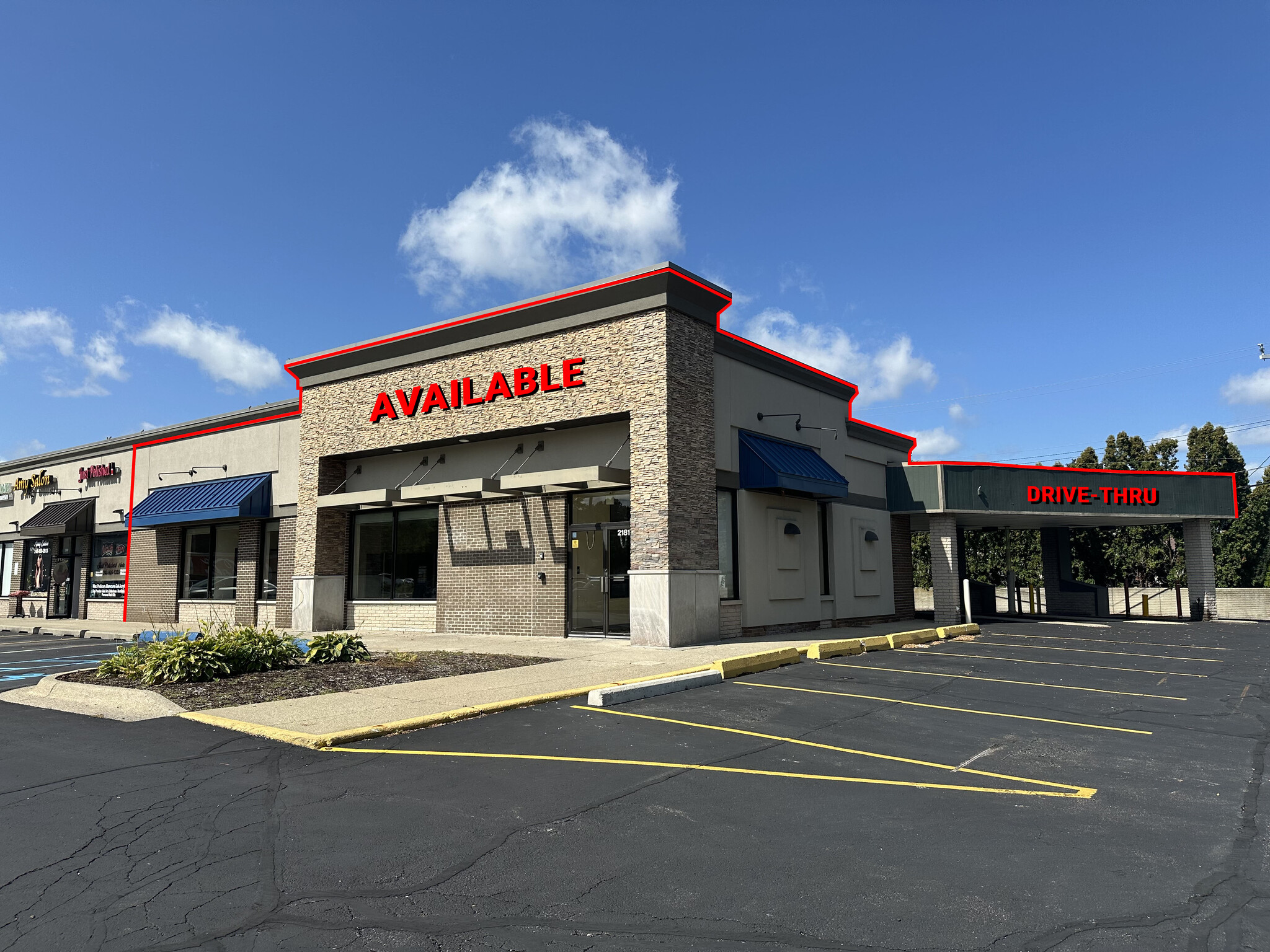 2141-2181 N Pontiac Trail, Commerce Township, MI for lease Interior Photo- Image 1 of 2