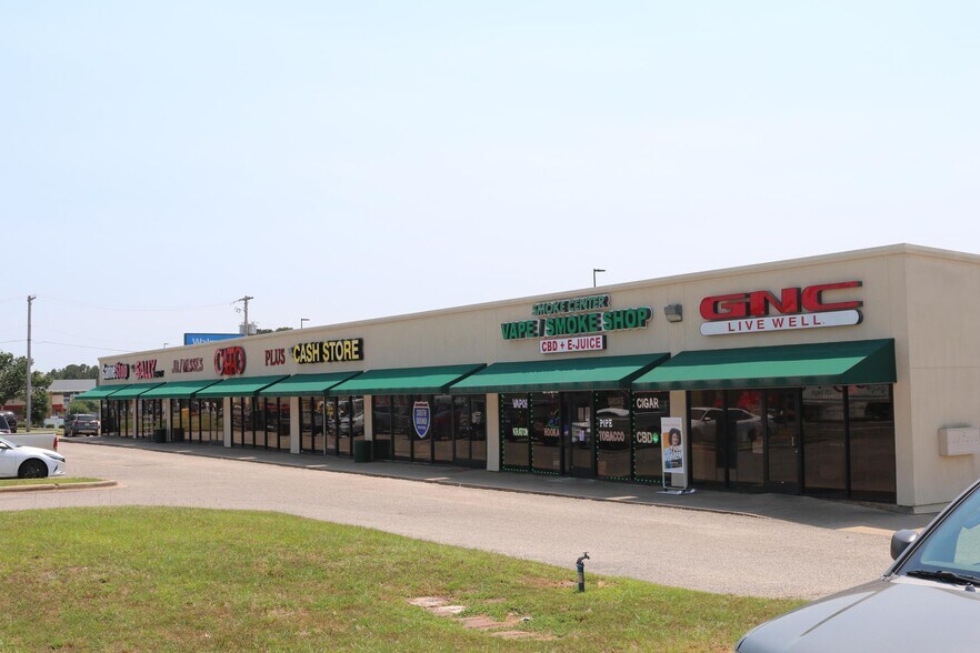 1711 N East End Blvd, Marshall, TX à louer - Photo du bâtiment - Image 1 de 9