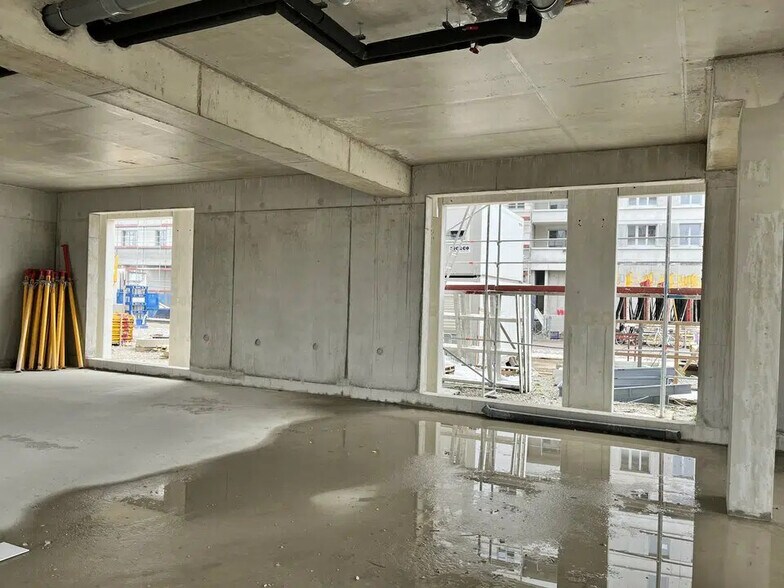 Retail in Strasbourg for lease - Interior Photo - Image 2 of 10