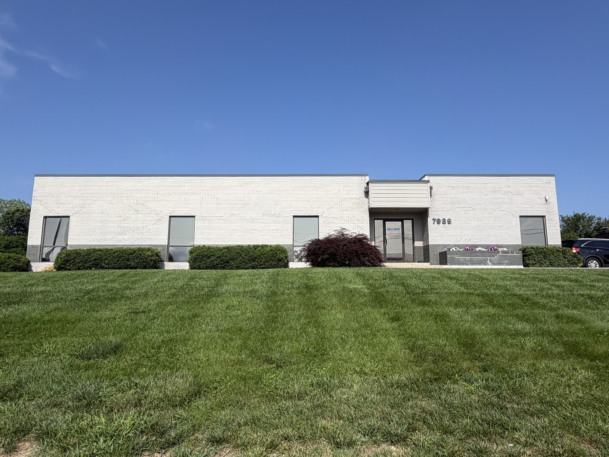 7989 S Suburban Rd, Centerville, OH for sale Building Photo- Image 1 of 19