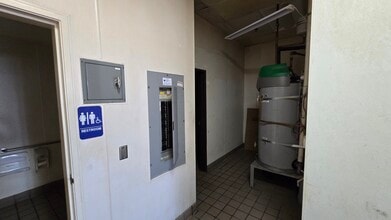 215-229 W Anaheim St, Wilmington, CA for lease Interior Photo- Image 1 of 5