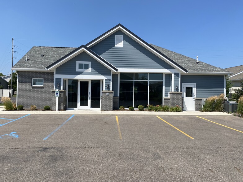8083 Vineyard Pky, Kalamazoo, MI for lease - Building Photo - Image 2 of 15