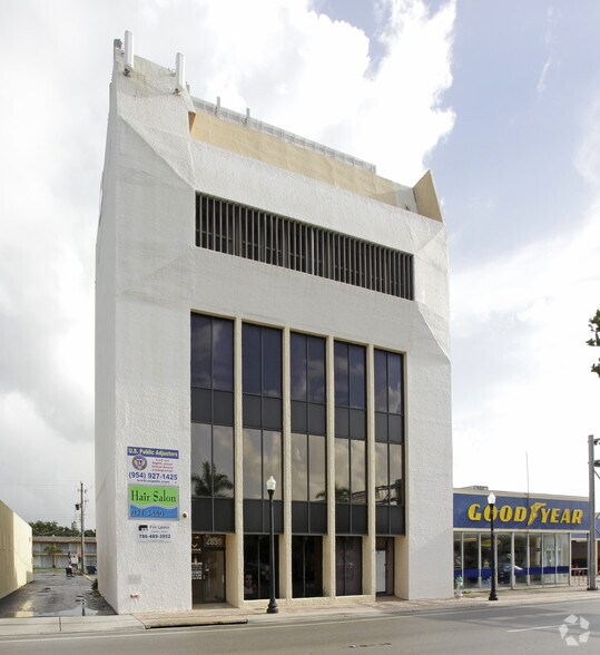 2835 Hollywood Blvd, Hollywood, FL à louer - Photo du bâtiment - Image 2 de 13