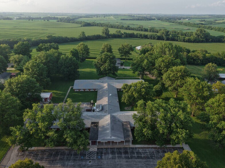 300 Cedar St, Tarkio, MO à vendre - Photo du bâtiment - Image 1 de 44