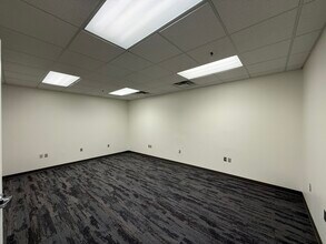 136 Fairview Rd, Mooresville, NC à louer Photo intérieure- Image 2 de 8