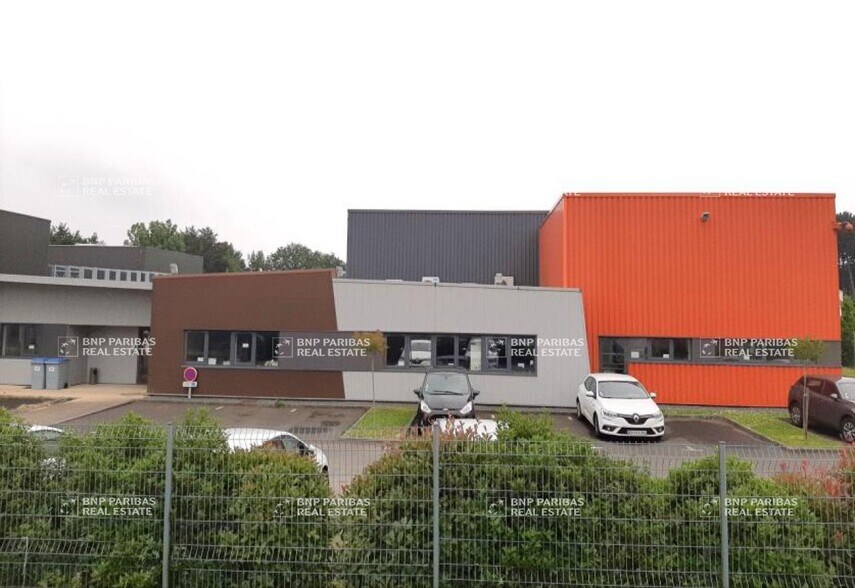 Office in Les Sorinières for lease - Building Photo - Image 3 of 7