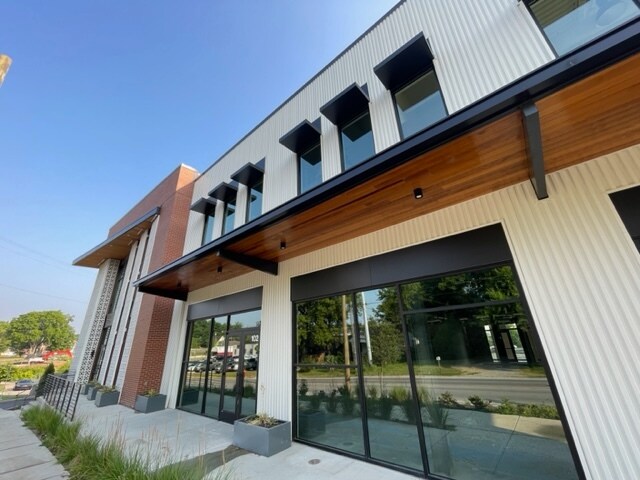 6100 Robertson Ave, Nashville, TN à louer - Photo du bâtiment - Image 3 de 30