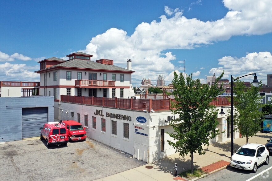 945 Westminster St, Providence, RI for lease - Building Photo - Image 3 of 19