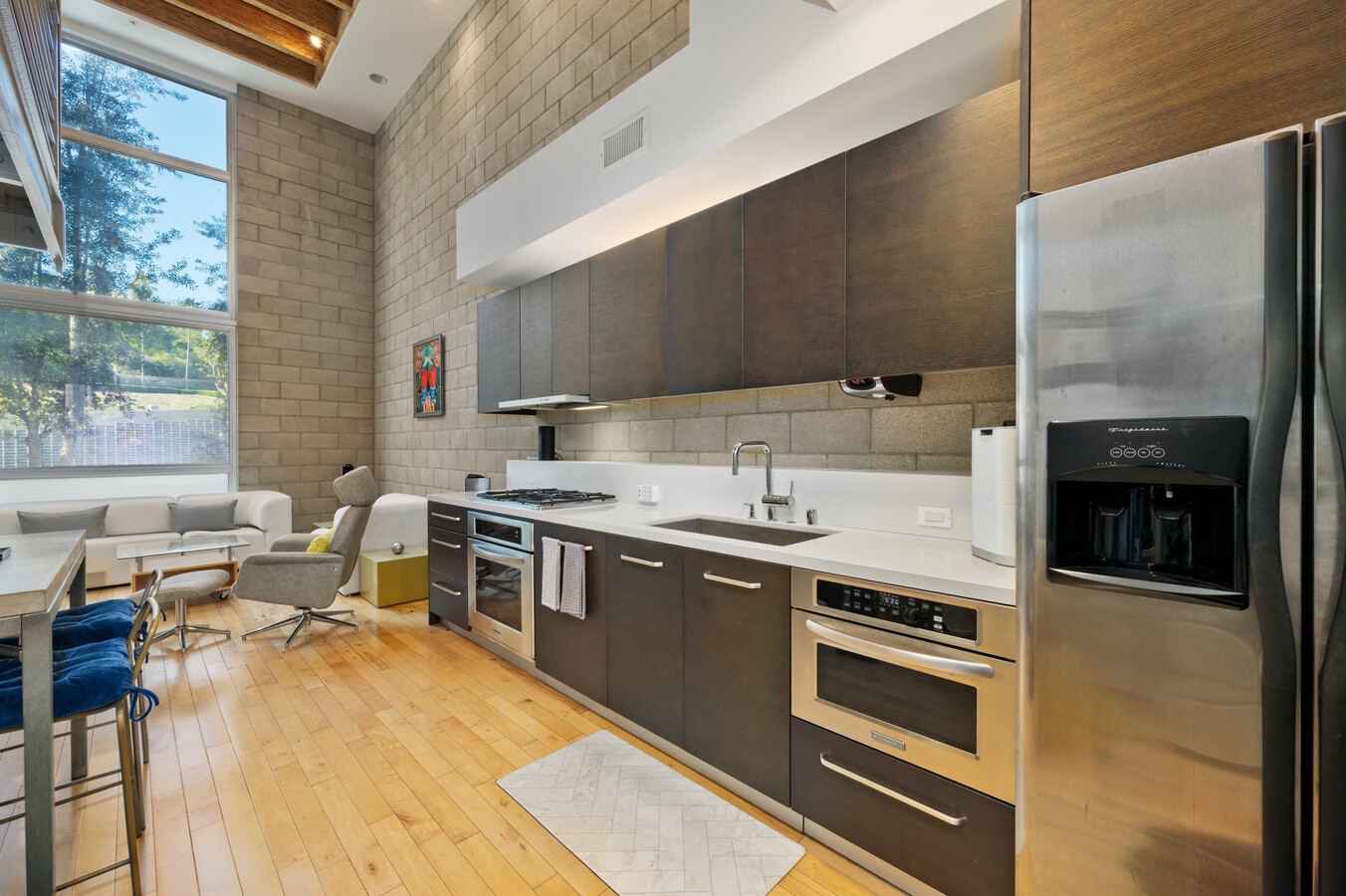 3450 Cahuenga Blvd W, Los Angeles, CA 90068 - Unit 902 - - Interior Photo - Image 2 of 8