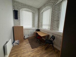 28B Bridge St, Burry Port for lease Interior Photo- Image 1 of 5