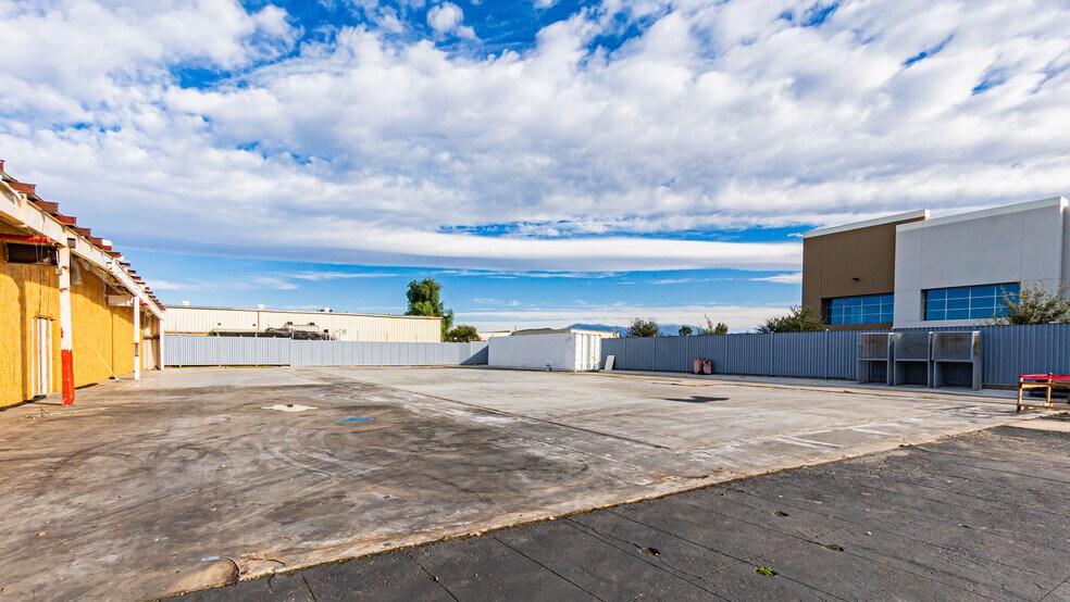 3091 Indian Ave, Perris, CA à vendre - Photo du bâtiment - Image 2 de 12