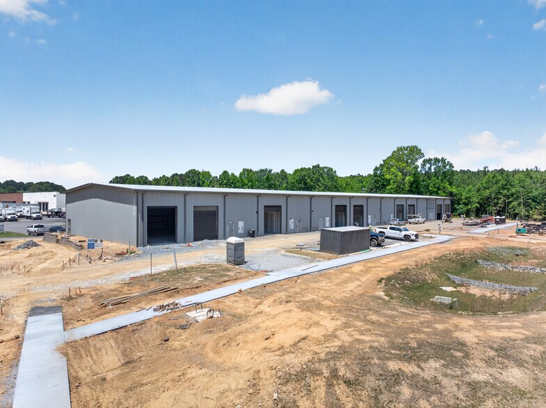5029 Smith Farm Rd, Matthews, NC à louer - Photo du bâtiment - Image 3 de 8