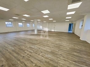 7 Rue De Ris, Viry-Châtillon for lease Interior Photo- Image 2 of 7