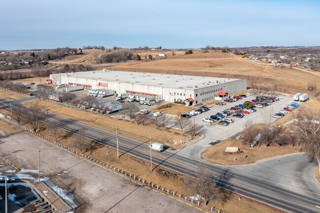 Plus de détails pour 7407 Irvington Rd, Omaha, NE - Industriel à louer