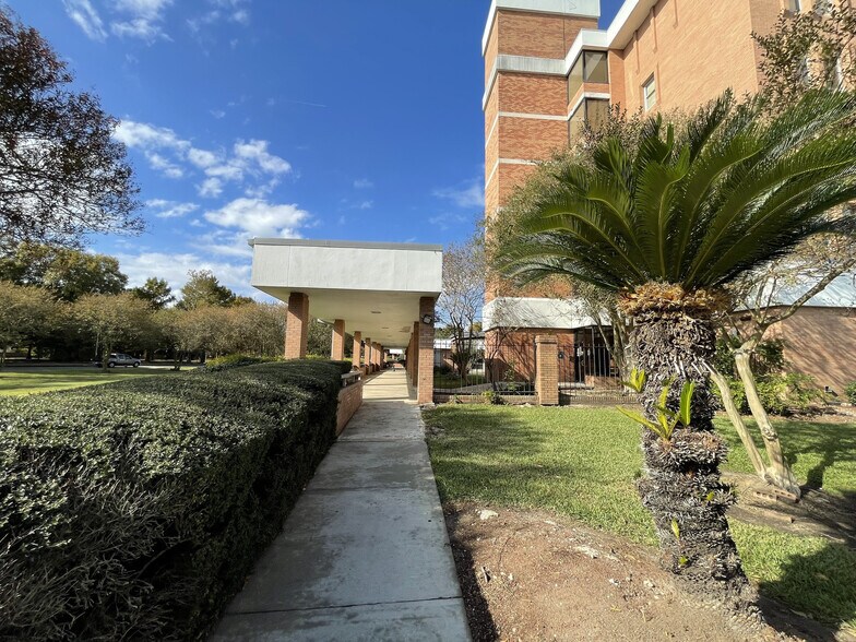 4201 Woodland Dr, New Orleans, LA à vendre - Photo du bâtiment - Image 2 de 14