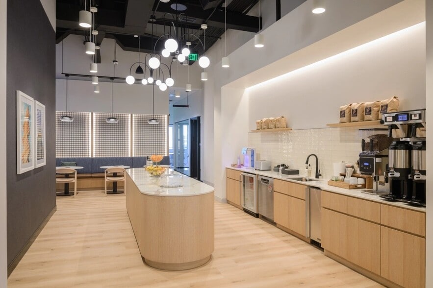 2128-2158 W 32nd Ave, Denver, CO for lease - Building Photo - Image 1 of 13