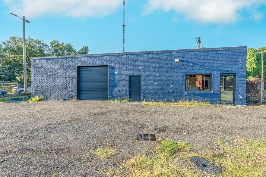 1310 Headquarters Dr, Greensboro, NC for sale - Building Photo - Image 1 of 15