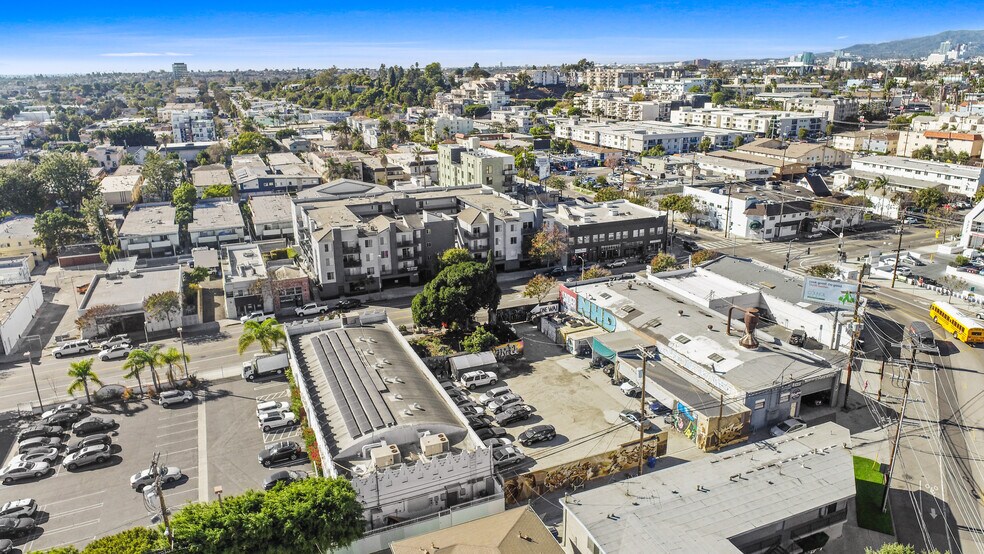 3328-3332 Motor Ave, Los Angeles, CA à vendre - Photo du bâtiment - Image 2 de 8