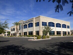 6910 E Chauncey Ln, Phoenix, AZ à louer Photo intérieure- Image 2 de 2